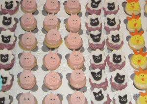 Farm Yard Animal upcakes, fondant sheep, pigs, chicks, chickens, pig cupcakes